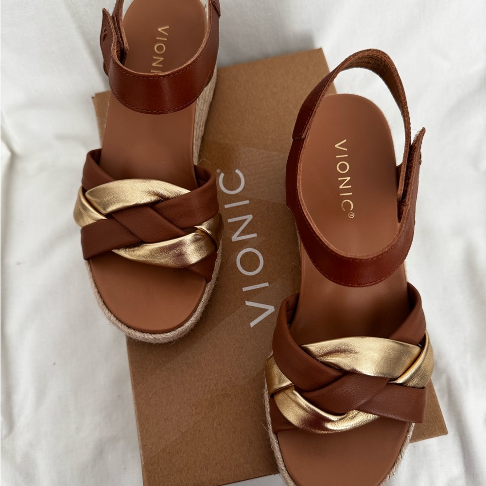 Vionic Saratoga Wedge Espadrille Sandal